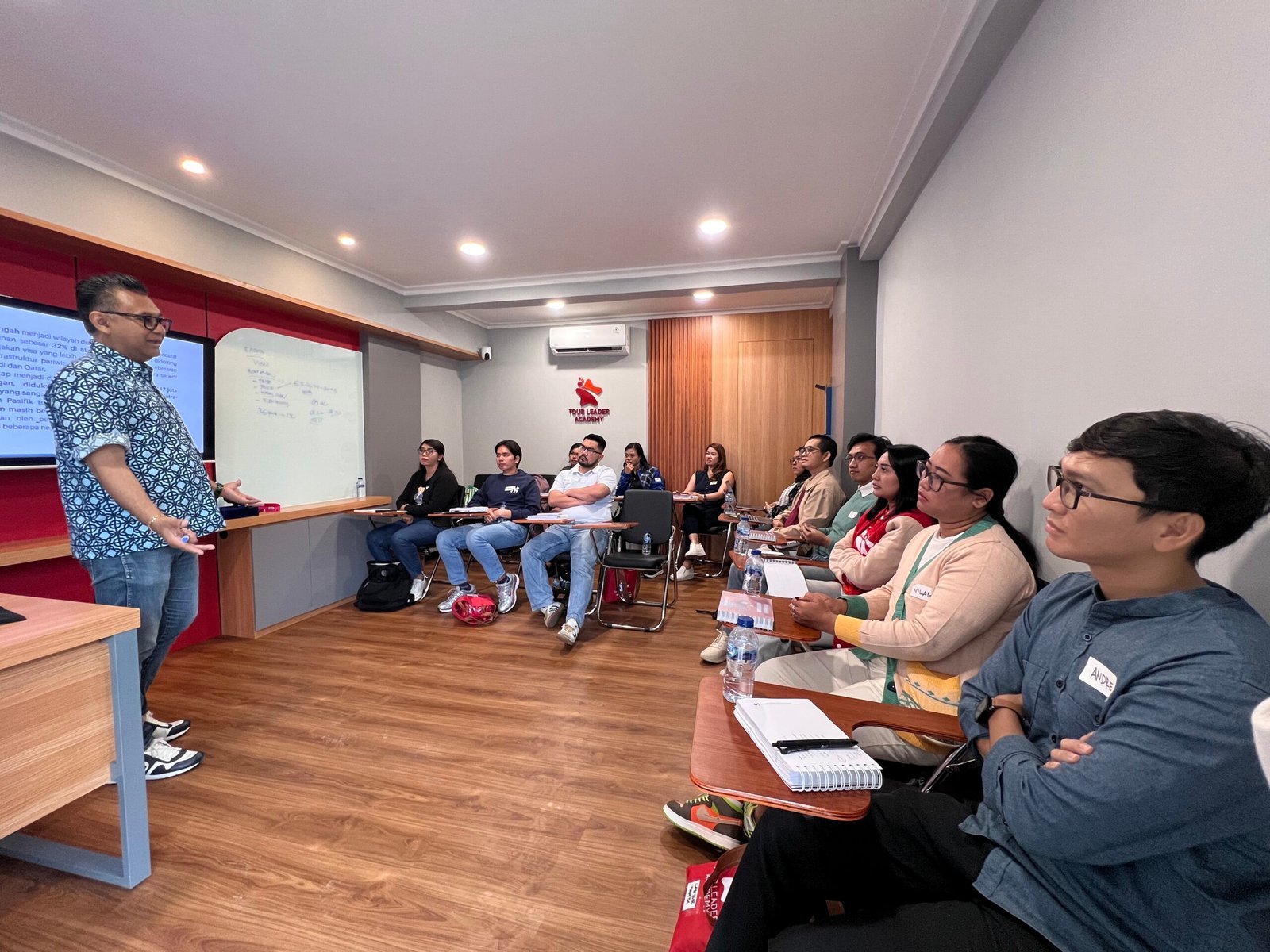 Kelas Tour Leader